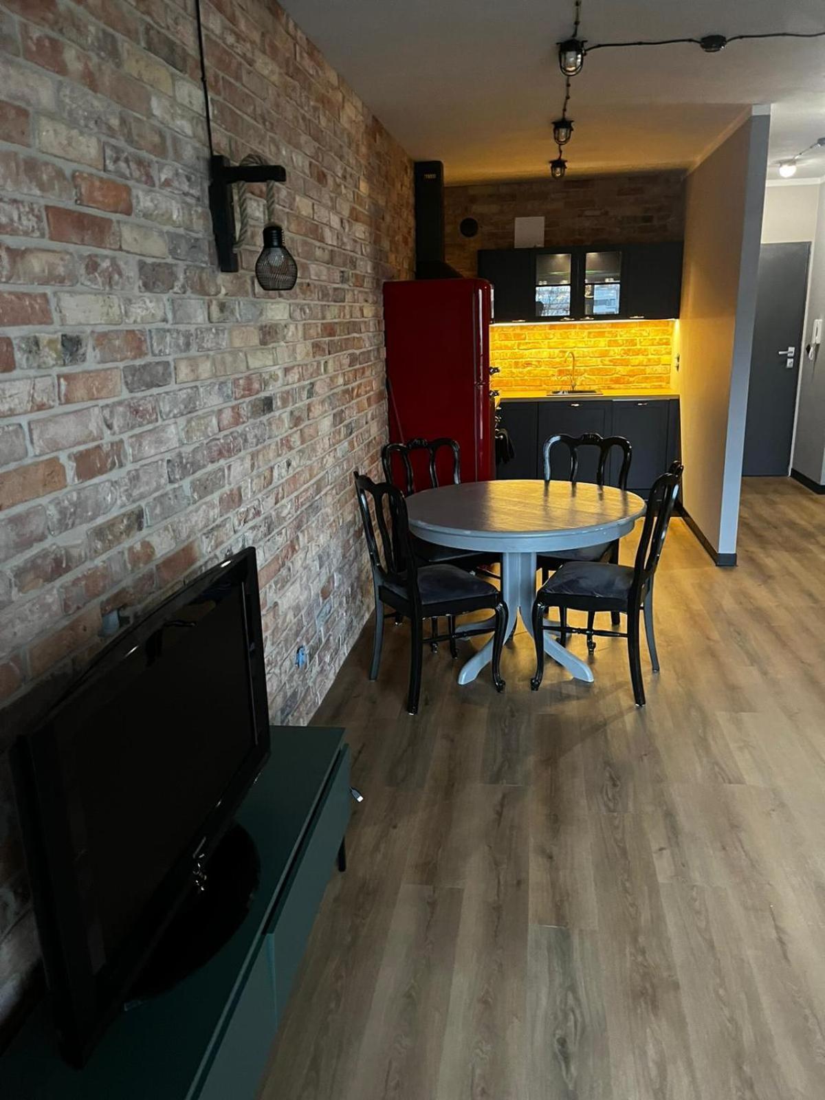 Apartament Z Widokiem Na Stadion Styl Industrialny Jedyny Taki Check In 24 H Poznan Exterior photo