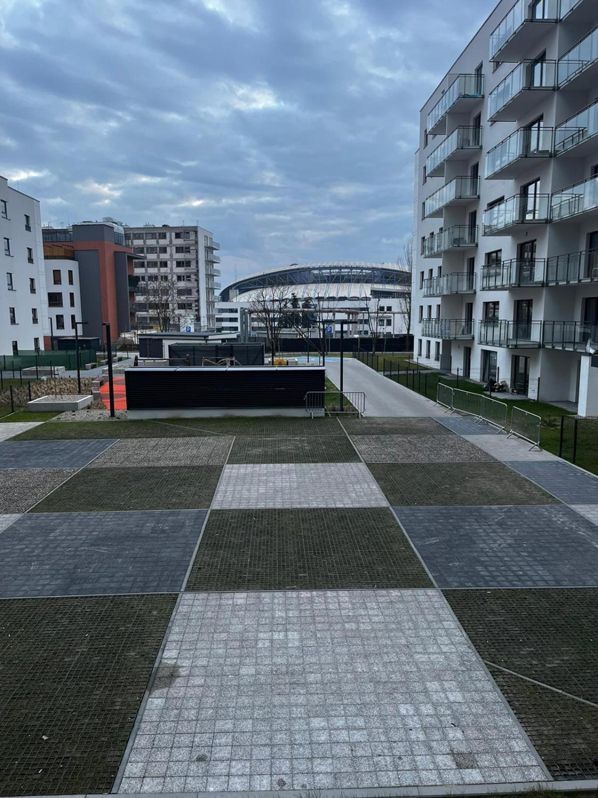 Apartament Z Widokiem Na Stadion Styl Industrialny Jedyny Taki Check In 24 H Poznan Exterior photo